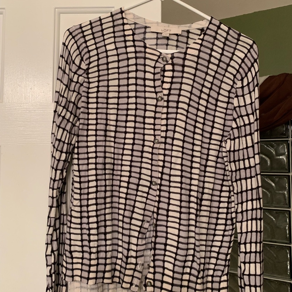 Lightweight long sleeve sweater